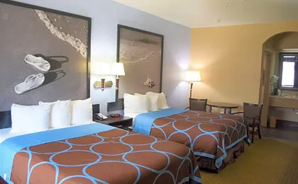Super 8 by Wyndham Galveston