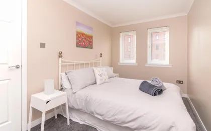 The Cluthar - Ground Floor West End City Centre Rockvilla Flat & Parking