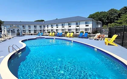 Ambassador Inn & Suites