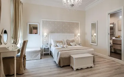 Charme & Chic Luxury