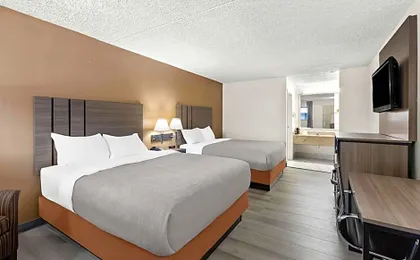 Quality Inn Middleburg Heights near Cleveland Airport