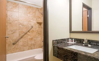 Days Inn & Suites by Wyndham Baxter Brainerd Area