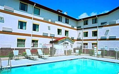 Americas Best Value Inn St. Louis South