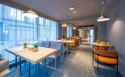 True Go Hotel (Beijing Jianguomen Capital Children's Research Institute Store)