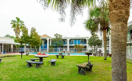 Travelodge by Wyndham Baton Rouge East