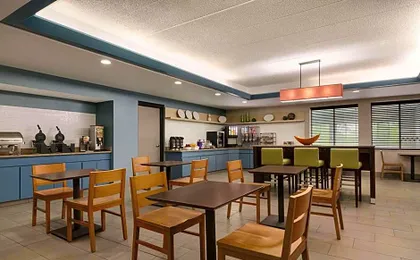 Country Inn & Suites by Radisson, Port Clinton, OH