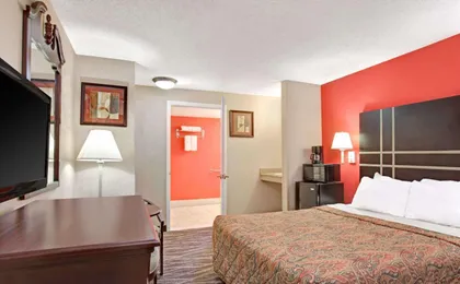Days Inn by Wyndham Ridgefield Nj