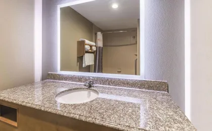 La Quinta Inn & Suites by Wyndham Tulsa - Catoosa Route 66