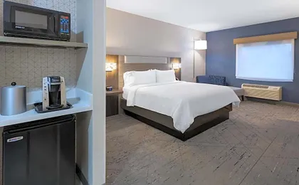Holiday Inn Express Hotel & Suites Center Township By IHG