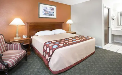 Super 8 by Wyndham Taylorville Il