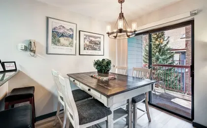Steps to Mountain & Main St- 1 Bedroom 1 Condo