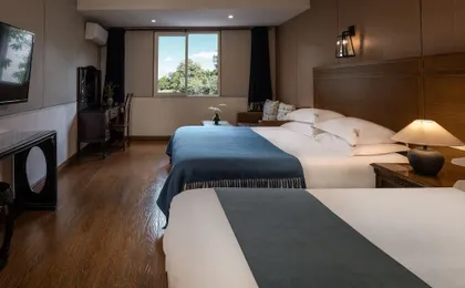Chengdu Wenjun Courtyard Hotel