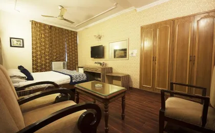 Golden Leaf Hotel