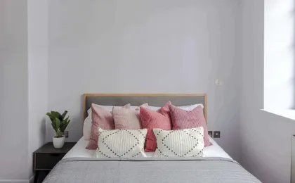 The Eyre Suite Two - Farringdon - by Frankie