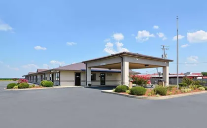 Super 8 by Wyndham McGehee