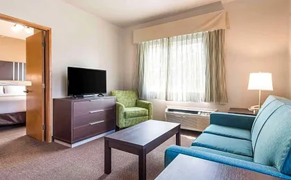 Quality Inn & Suites Bainbridge Island