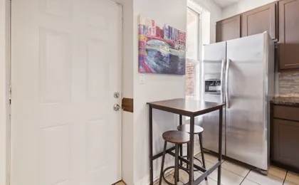 Comfortable Condo In The Heart Of Bronzeville 4 Bedroom Condo by RedAwning
