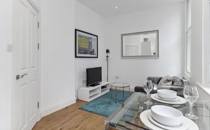 Cosy 1 Bed Apartment next to Liverpool Street Station FREE WIFI By City Stay Aparts London