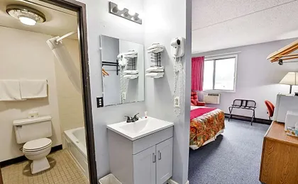 OYO Hotel Pipestone MN, Canterbury Park
