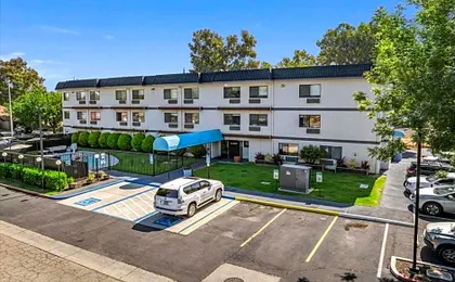 Days Inn by Wyndham Woodland
