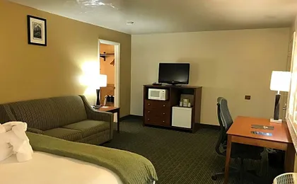 Dinosaur Inn & Suites