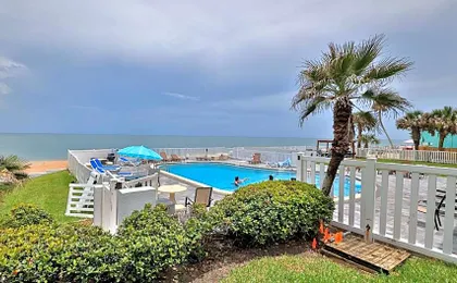 Driftwood Beach Motel