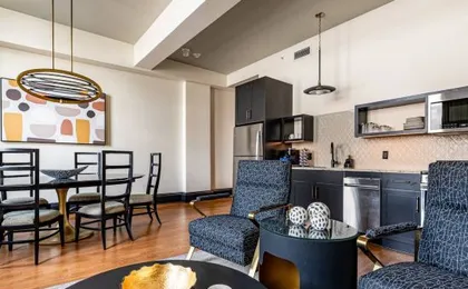2BR Perfect Getaway in Iconic Downtown | The Mayfair