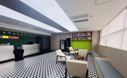 Two Potatoes Hotel (Shanghai Lujiazui Pudong Avenue Branch)
