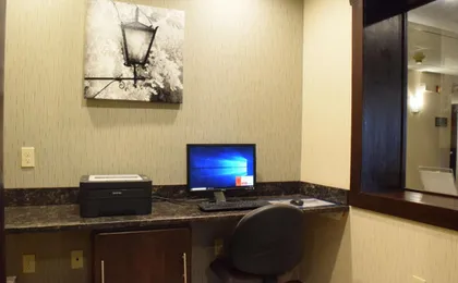 Best Western Crown Inn & Suites