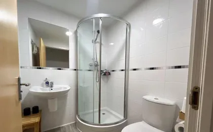 Apartment 2 Bath Free Parking