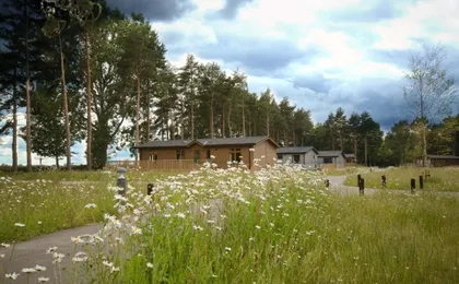 Hollicarrs - Bumblebee Lodge