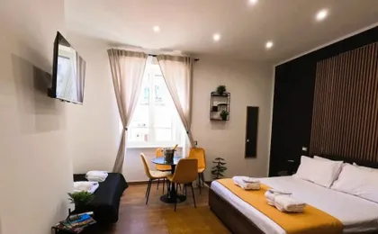 BlackWoody Contemporary Rooms - Napoli Centro Storico