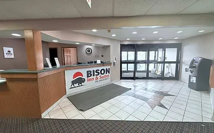 Bison Inn & Suites on University
