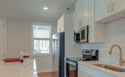 Modern Melrose-sleeps 8- Mins to Downtown Broadway