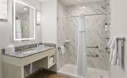 Sonesta Hotel Baltimore Inner Harbor