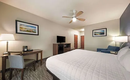 Best Western Plus Lake Dallas Inn & Suites