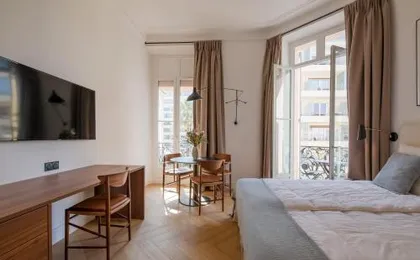 La Guitare 23 - Large modern studio with balcony in center of Cannes, just behind Grand Hotel