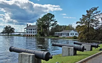 The Edenton Collection-Captain's Quarters Inn