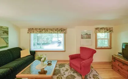 'the Carriage House:' Walk to Peninsula State Park