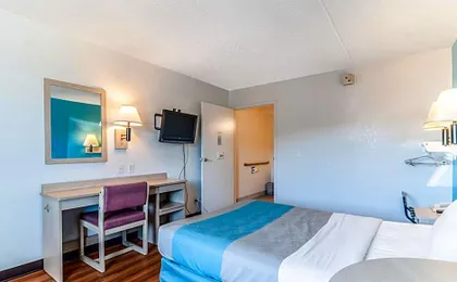 Motel 6-Farmington Hills, MI - Northwest - Farmington Hills