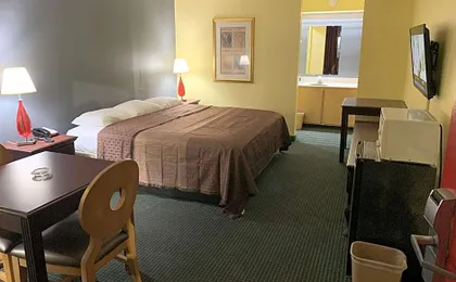 Relax Inn & Suites