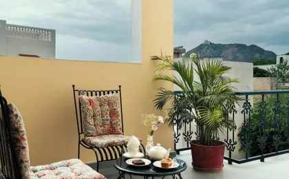 Chez Lavania