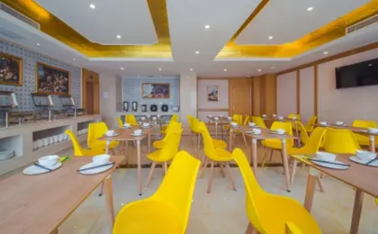 Vienna Hotel (Wuhan Central China Normal University, Huquan Metro Station)