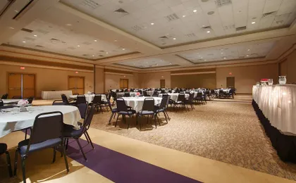 The Falls Inn & Suites / Bigwood Event Center