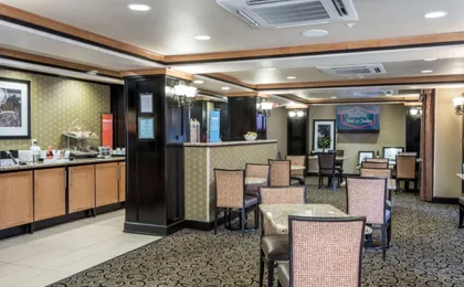 Hampton Inn & Suites Montgomery-Downtown (H)