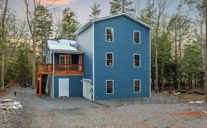 Waterfront Priv Dock, Hot Tub, Game Room Lakeview Sunset Heaven by Avantstay