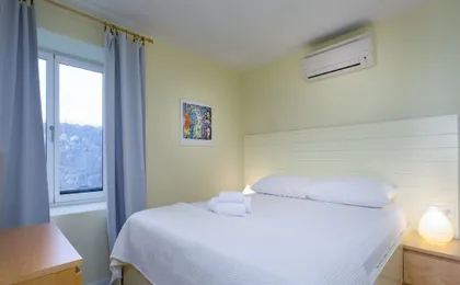 Villa Lola - Four Bedroom Villa With Sea View