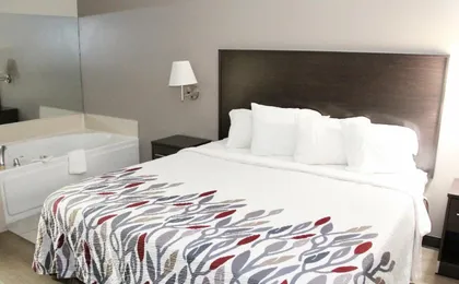 Red Roof Inn & Suites Lake Orion/Auburn Hills