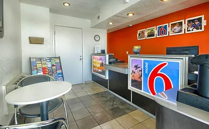 Motel 6-Fresno, CA - Blackstone North