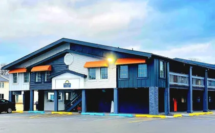 Days Inn & Suites By Wyndham Port Huron